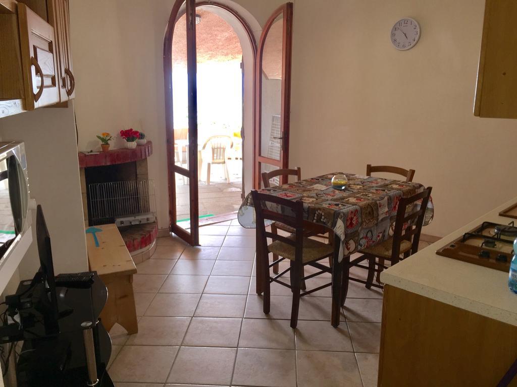 Appartamenti In Villa La Marinedda Isola Rossa Buitenkant foto